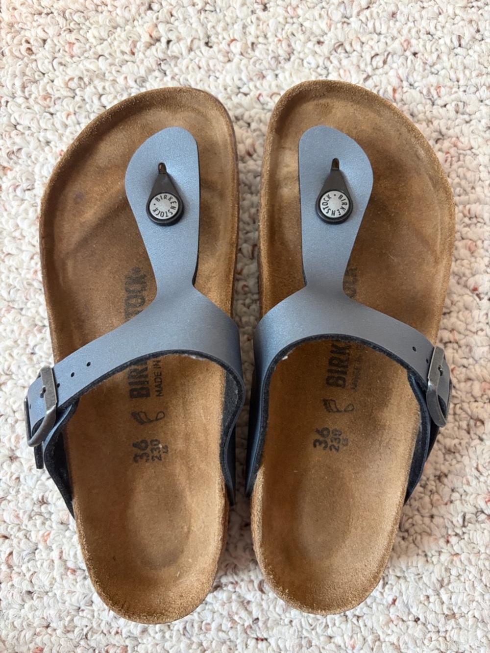 Birkenstock Gizeh Sandals in Metallic Silver